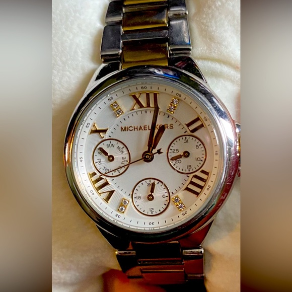 Elegant Silver and Gold Tone Michael Kors Wristwatch - Picture 1 of 10